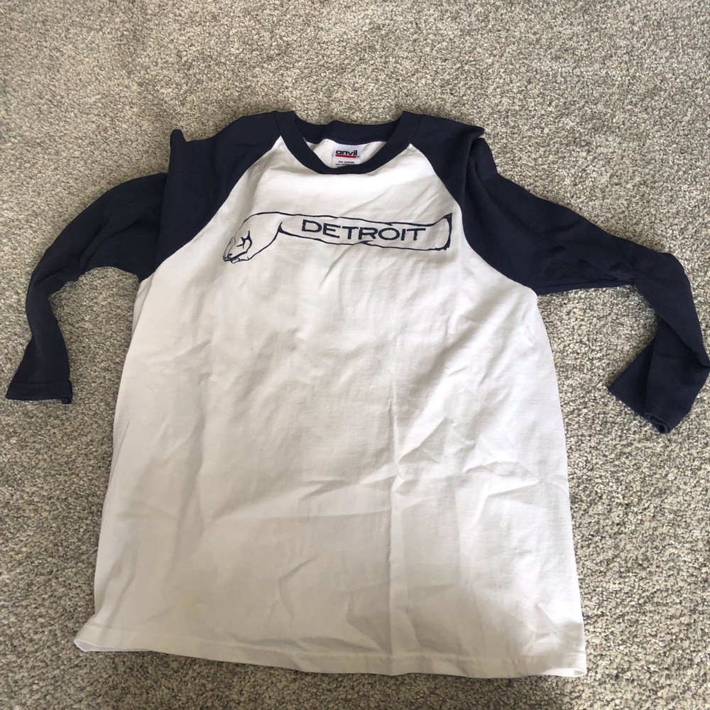 Detroit arm baseball tee